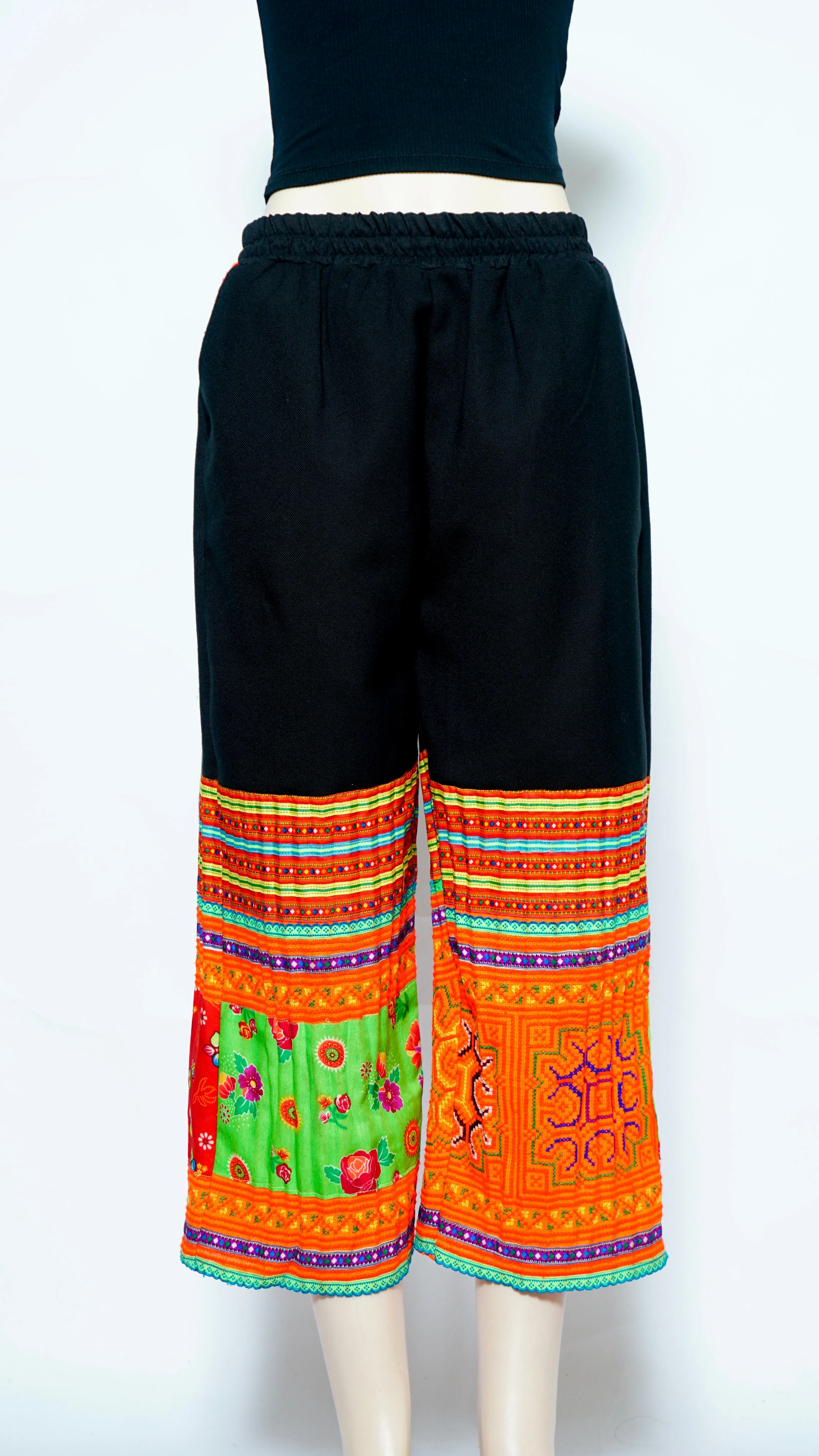 Hill Tribe Crop Pants (XL 30"-38")