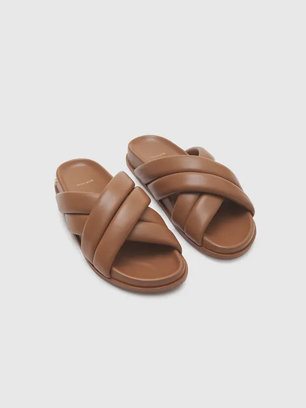 Lizzie Slides in Cognac